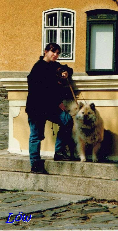 Mai 1999 -  Teenie mit Anstands-Wauwau